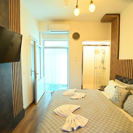 Hotel And Apartments Central City Prishtina Pristina Esterno foto